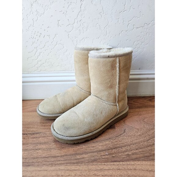 UGG Shoes - UGG Australia Women's Shearling Boots Size 6